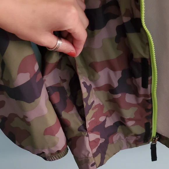 The North Face Kids Camouflage Raincoat - Green and Brown - Picture 6 of 8